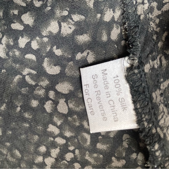 Parker Relaxed Fit Snake Print 100% Silk Blouse size Small - Picture 5 of 5